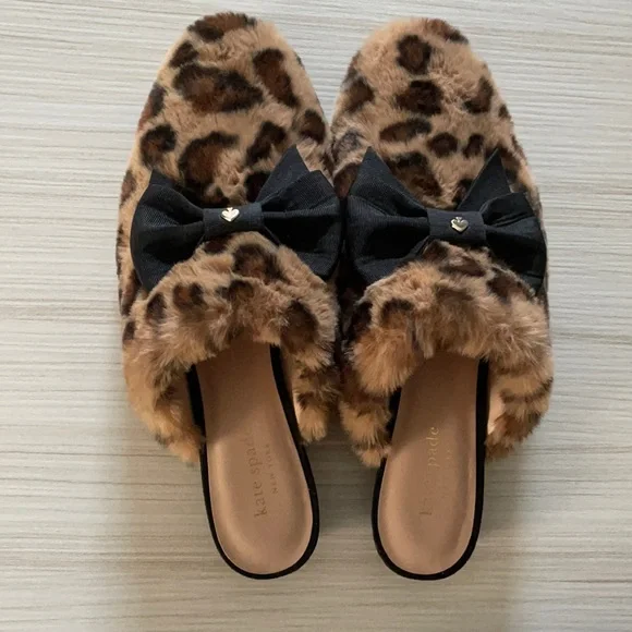 LIKE NEW.  Kate Spade Leopard faux fur slide/mule with black bow detail - Picture 2 of 8